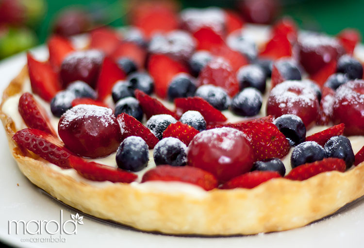 Torta de frutas vermelhas com cardamomo e massa folhada - Receita de Ano Novo