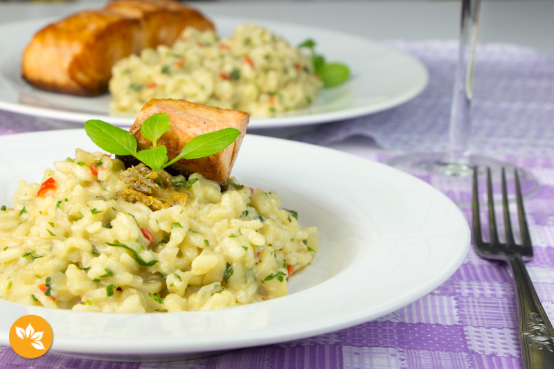 Receita de Salmão Grelhado com Risoto de Ervas