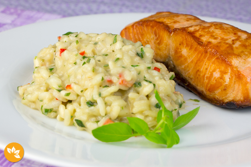 Receita de Salmão Grelhado com Risoto de Ervas