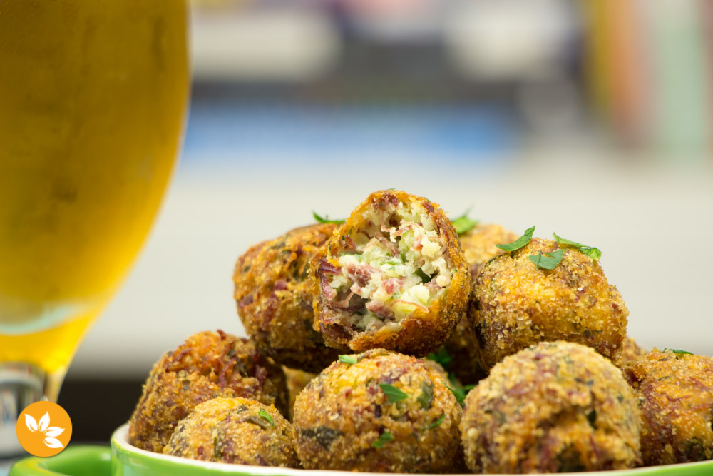 Receita de Bolinho de Carne Seca