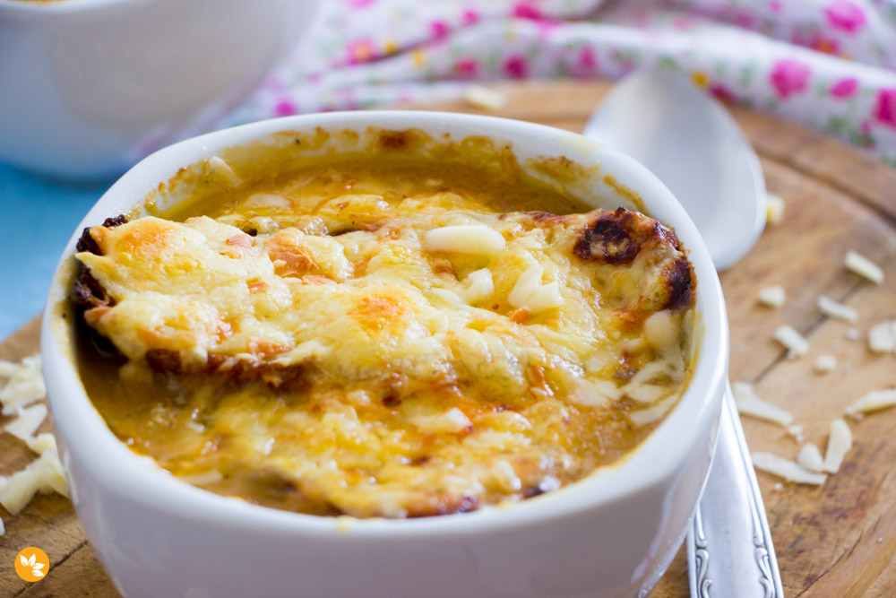 Receita de Sopa de Cebola Gratinada