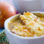 Receita de Sopa de Cebola Gratinada