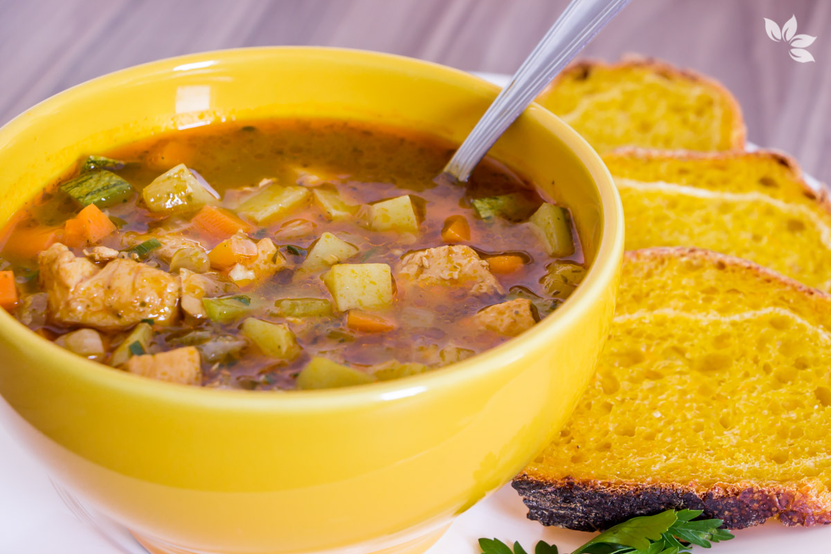 Receita de Sopa de Frango com Legumes